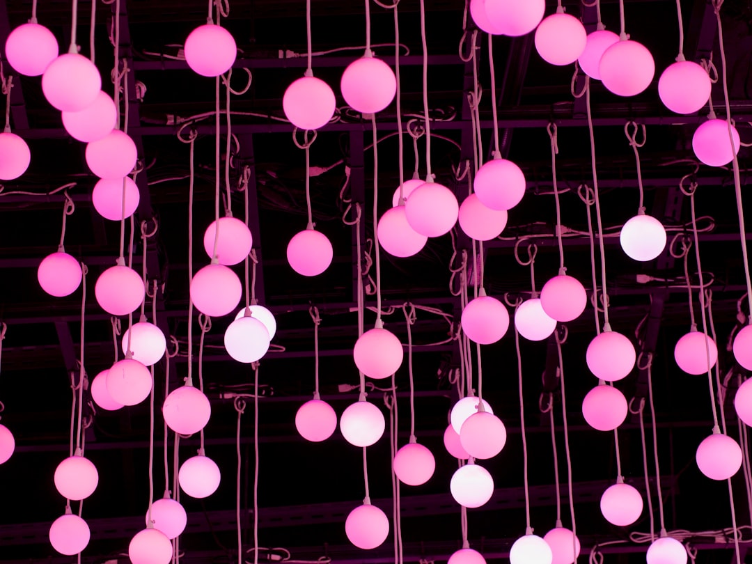 Krachtig ophangen zonder boren tot 10 kilo: stevige oplossingen voor iedere muur